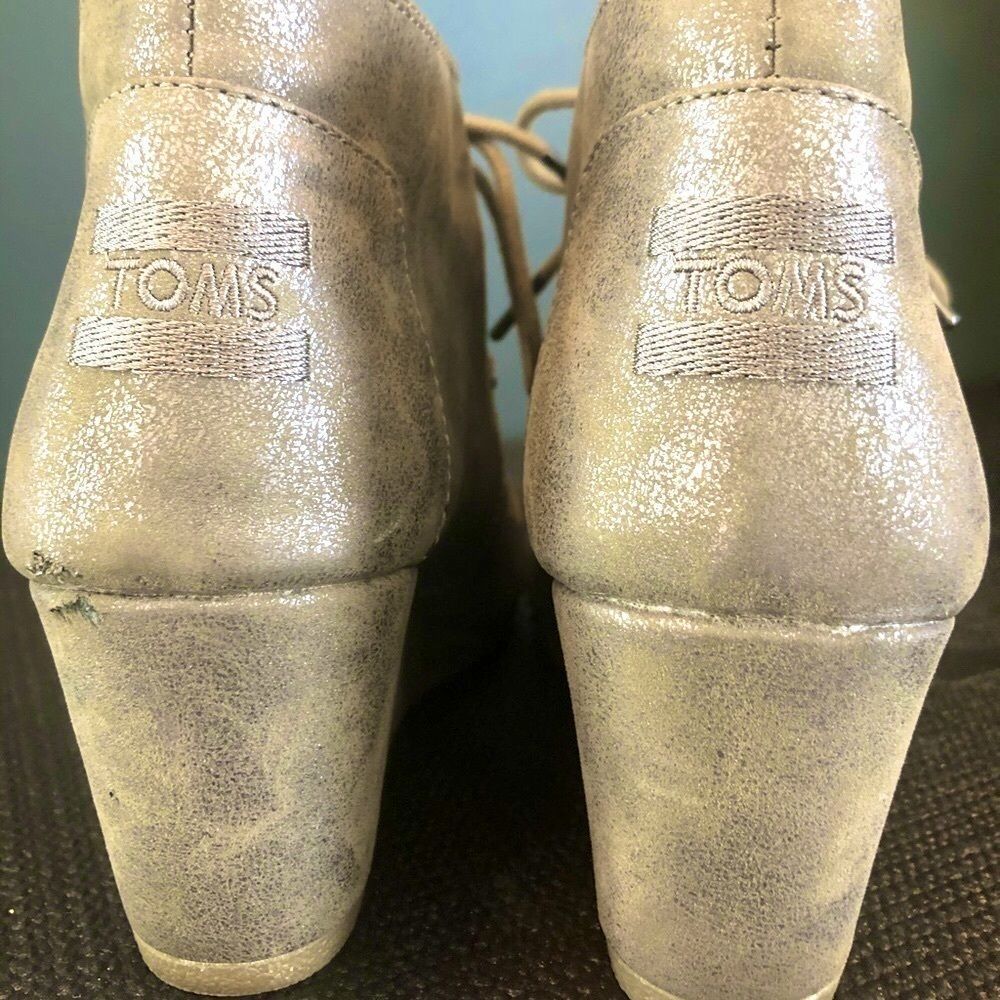Toms Metallic Wedge, Size 7.5 - Picture 3 of 6